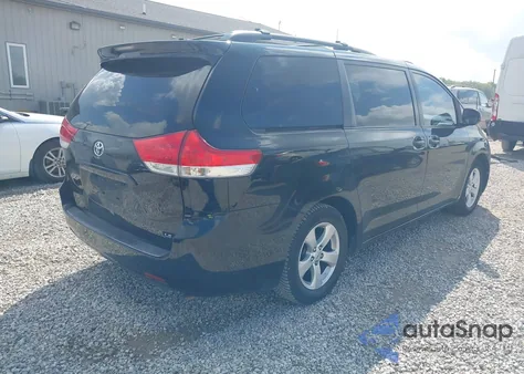 2011 Toyota Sienna Le V6 из США, поврежденный, VIN 5TDKK3DC2BS039875
